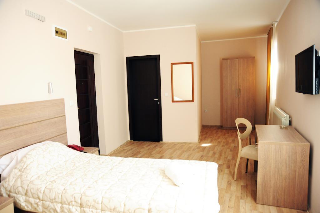 Garni Hotel Crystal Ice Ni Zimmer foto