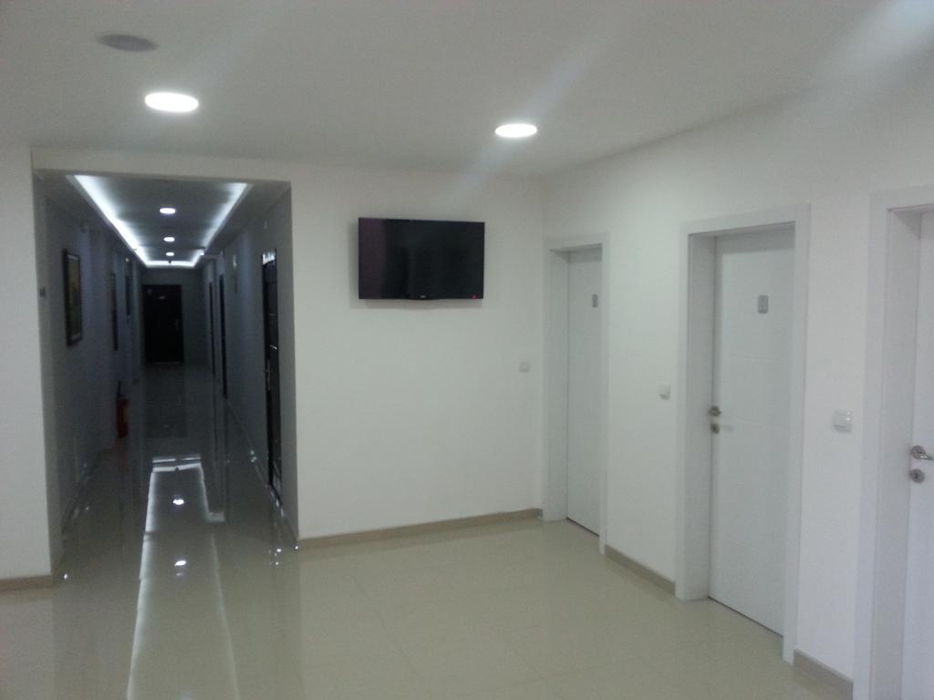 Garni Hotel Crystal Ice Ni Exterior foto